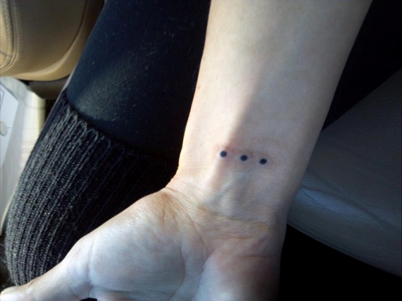 The Symbolism of Three Dots in Tattoos - wide 10