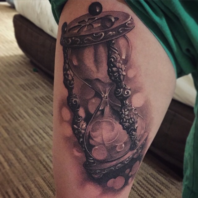 Hourglass tattoos and meanings
