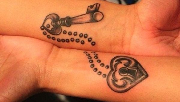 12-lock-and-key-matching-couple-tattoo