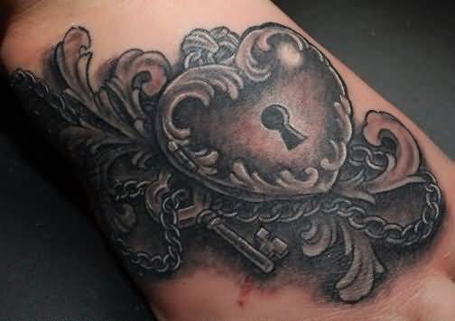 Featured image of post Heart Lock And Key Tattoo The symbolic meaning of the lock and key creativity there has been may tattoo designs developed over the years and many more keep coming up but the lock and key tattoos are perhaps some of the