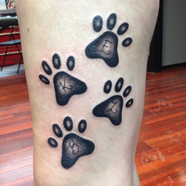 Sociologi disk Vær modløs 20 Amazing Paw Print Tattoos With Deep Connection - TattoosWin