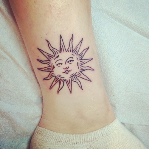 23 Sun Tattoos and Their Powerful and Symbolic Meanings - TattoosWin