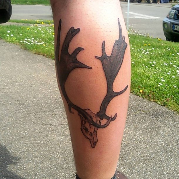 24 Deer Antler Tattoos With Powerful Meanings TattoosWin