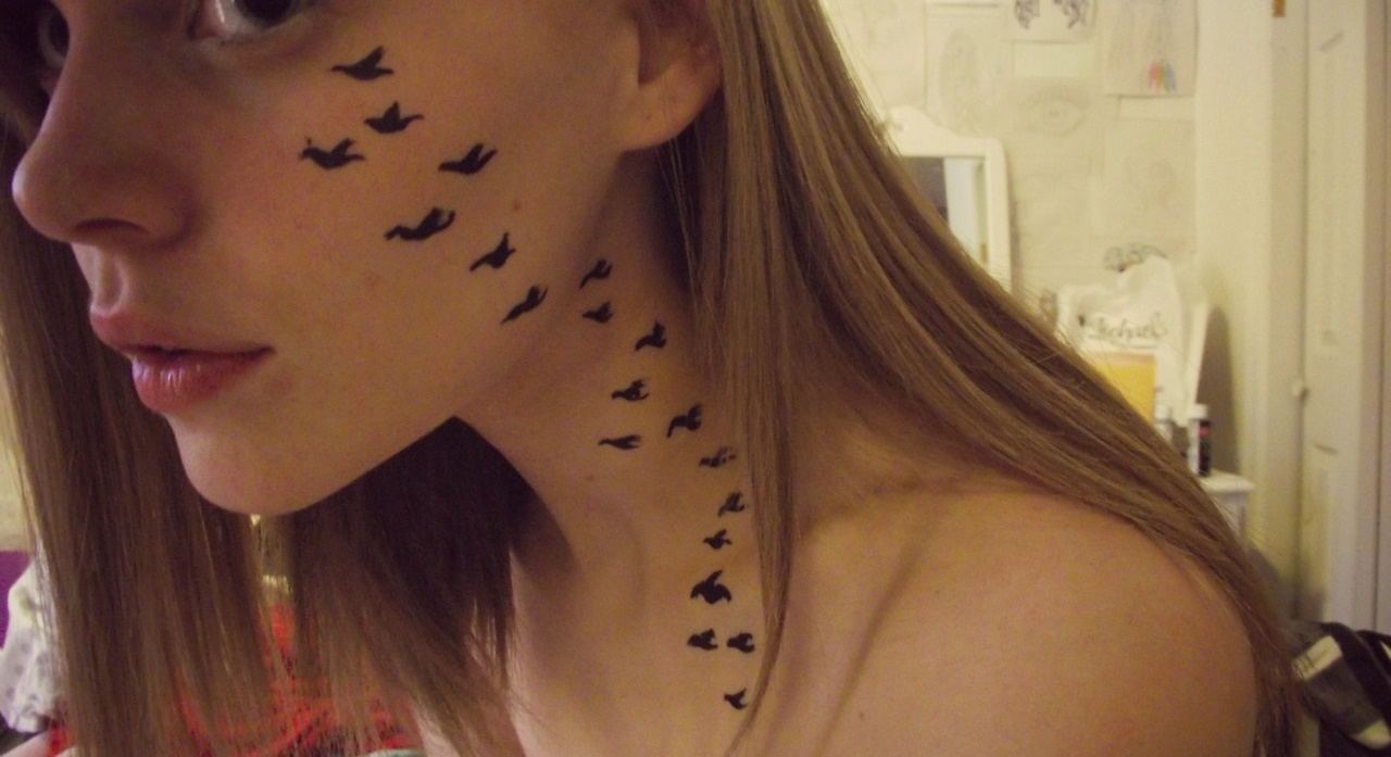 Small-Birds-Tattoo-On-Shoulder