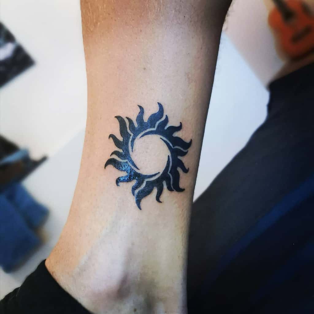 25 Attractive Sun And Moon Tattoo Design Ideas with Meanings